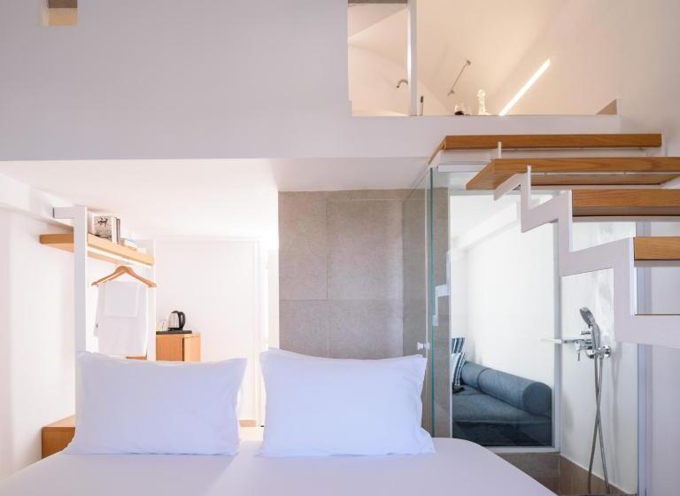 سوئیت با چشم‌انداز دریا و هیدروماساژ, Muses Cycladic Suites