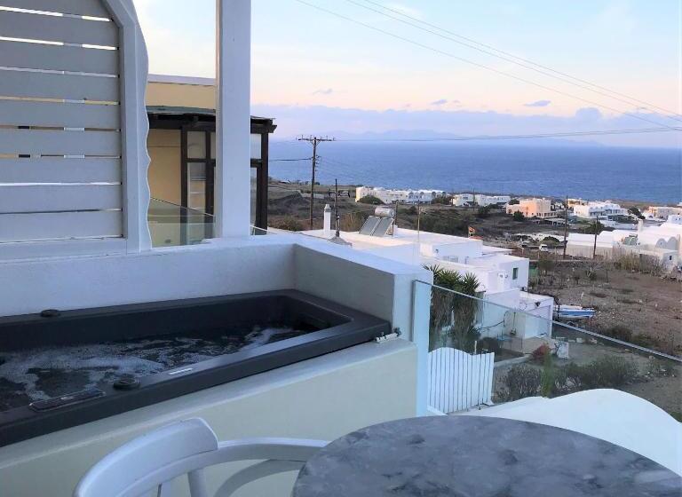 سوئیت با چشم‌انداز دریا و هیدروماساژ, Muses Cycladic Suites