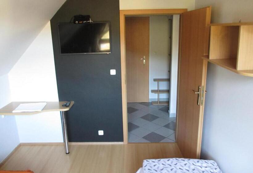 חדר סטודיו סטנדרד, Mylak