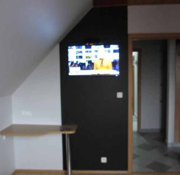 חדר סטודיו סטנדרד, Mylak