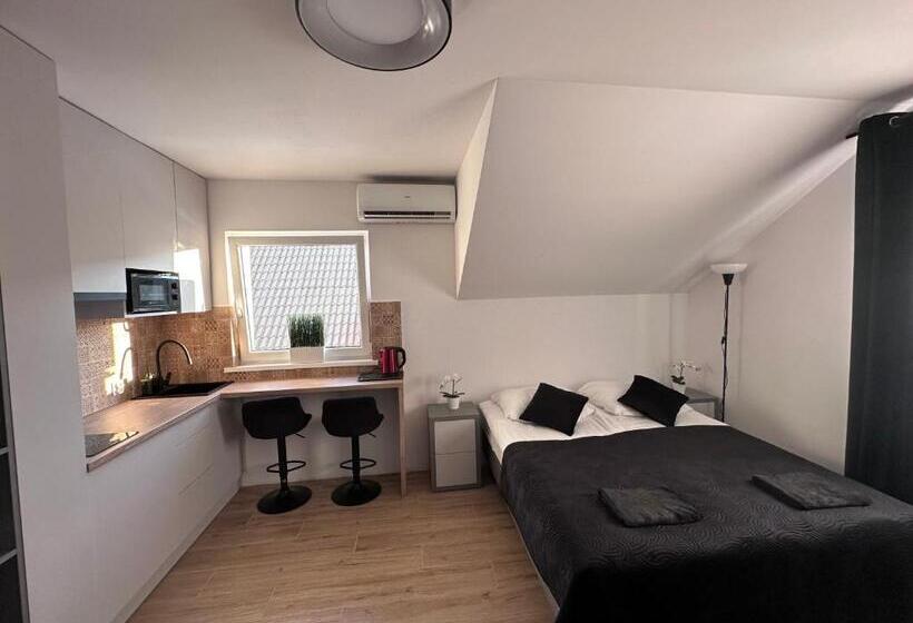 חדר דלוקס, Nt Holiday