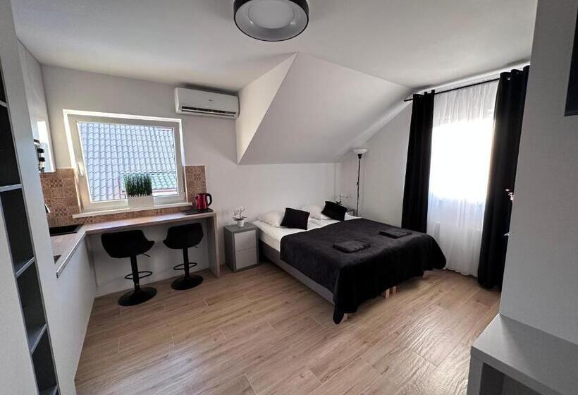 חדר דלוקס, Nt Holiday