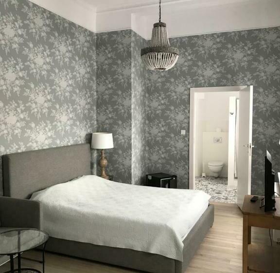 غرفة قياسية, Willa Sarna