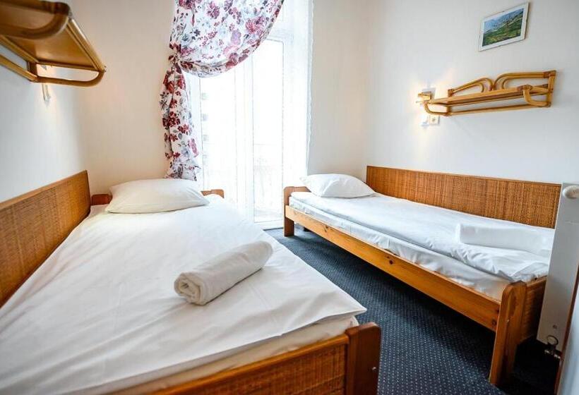 اتاق استاندارد, Willa Safona