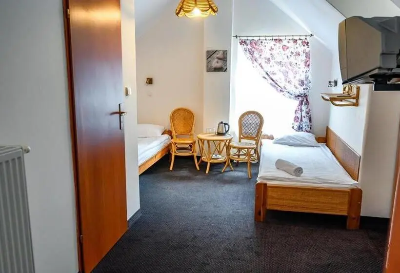 Standard Kolmen Hengen Huone, Willa Safona