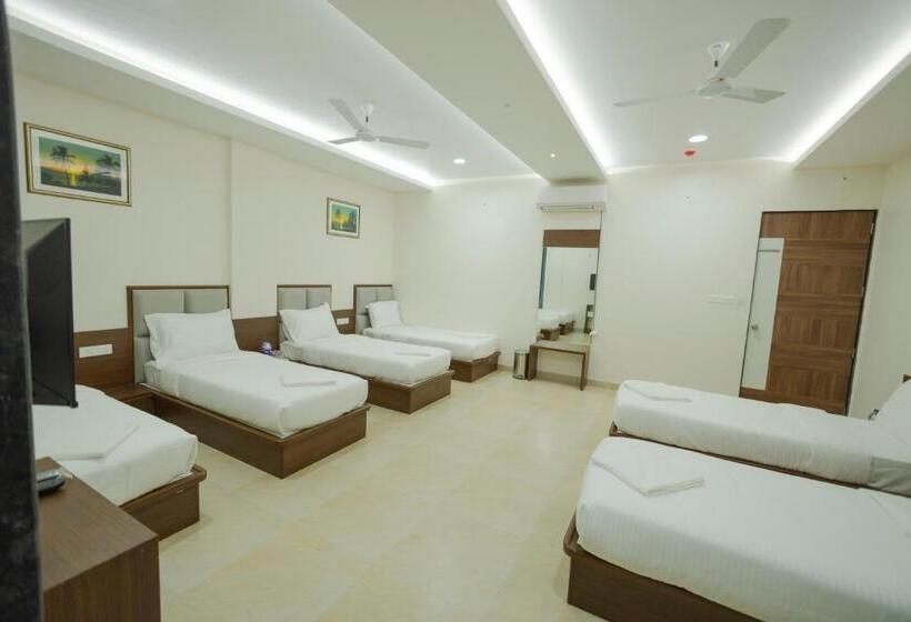 Family Room, Aaradhya Adorer