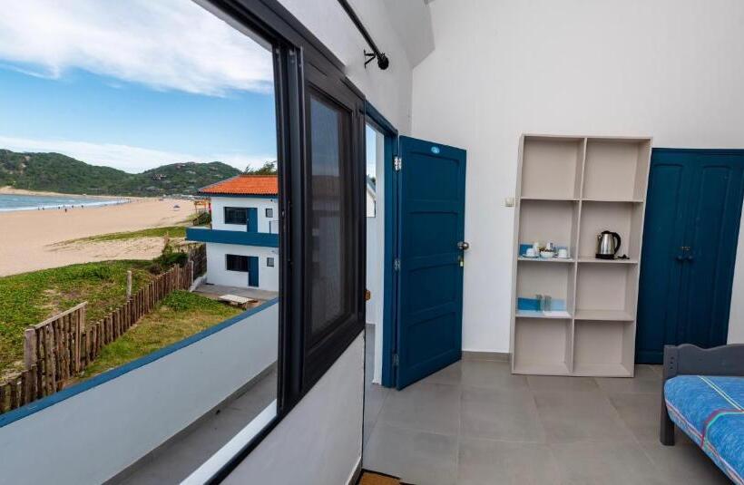 חדר סטנדרט לארבעה נוף לים, Ponta Mar Resort