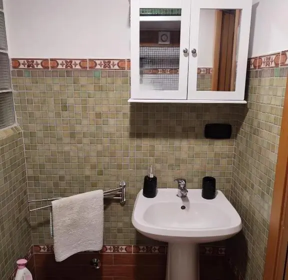 Huoneisto 2 Makuuhuonetta, La Casa Nel Vico