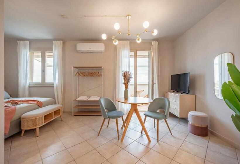 استودیوی استاندارد با چشم‌انداز دریا, Zefiro Apartments