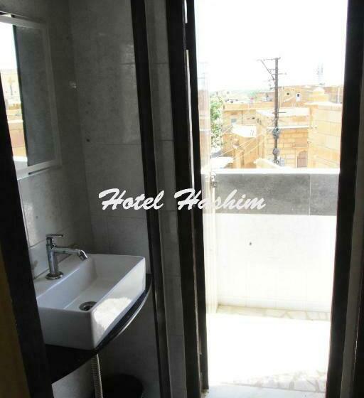 חדר סופריור, Hashim