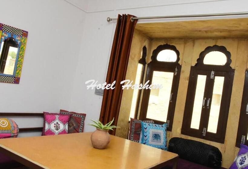 חדר סופריור, Hashim