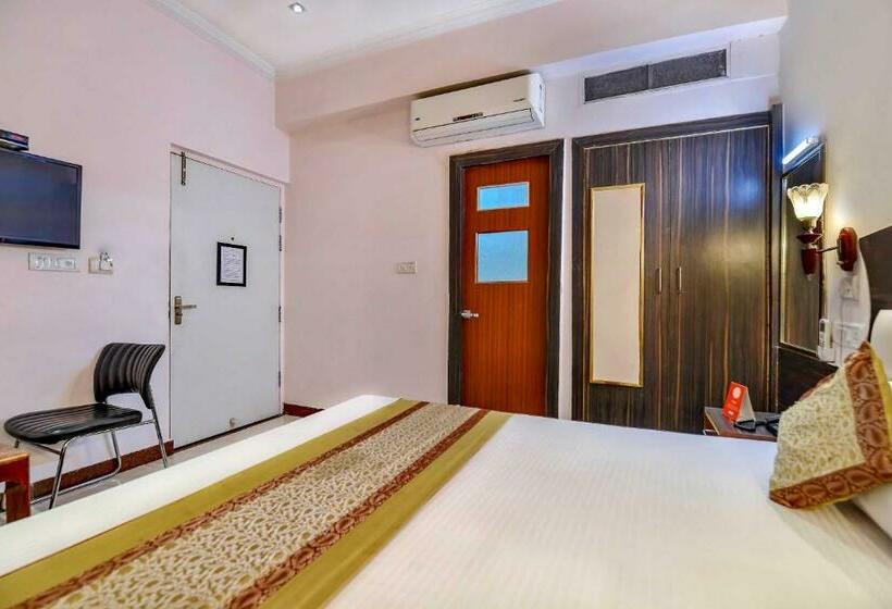 غرفة كلاسيكية ثلاثية, Spot On Moon Light