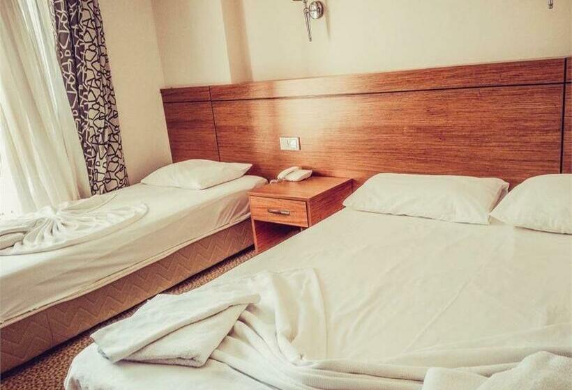 Quarto Triplo Estandar, Beso Beach