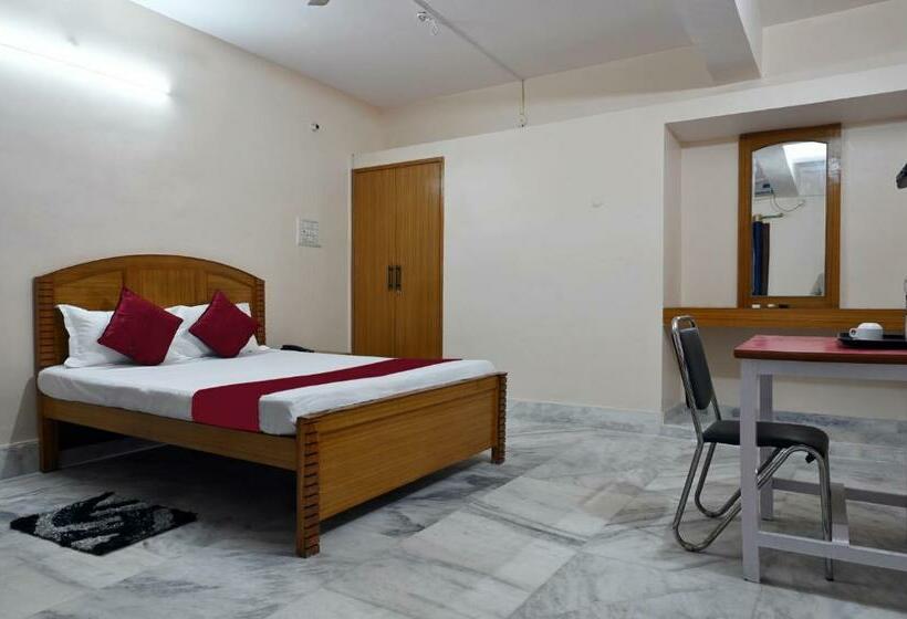 Quarto Deluxe, The Clovers Inn Boring Road