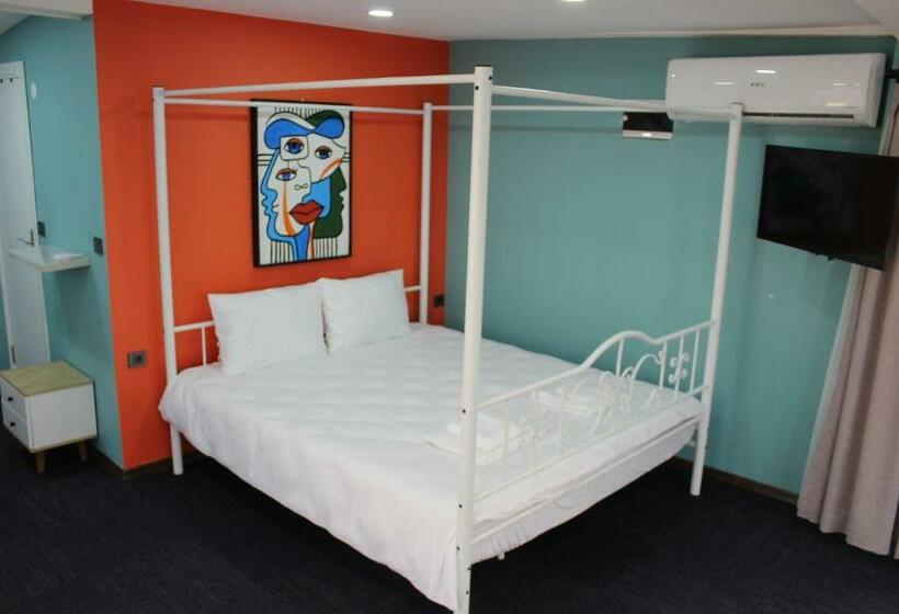 اتاق لوکس با چشم‌انداز دریا, Suit üsküdar