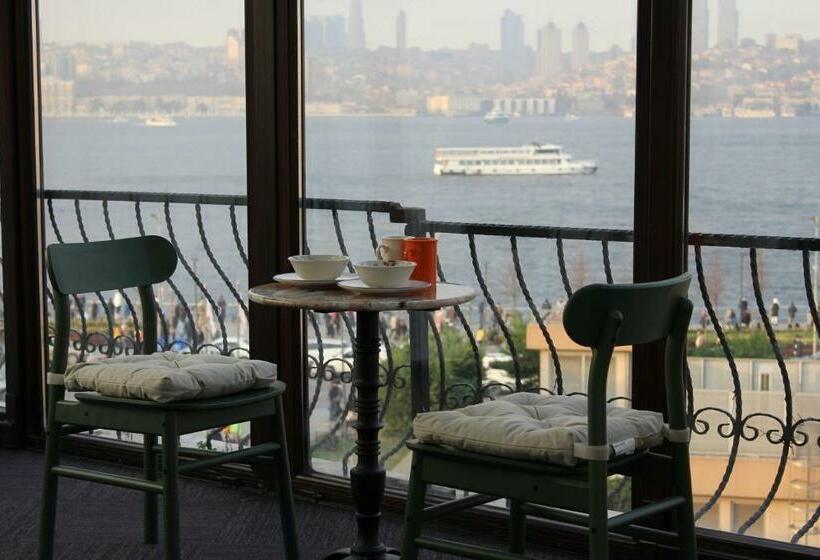 اتاق لوکس با چشم‌انداز دریا, Suit üsküdar