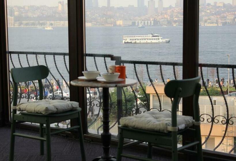 اتاق لوکس با چشم‌انداز دریا, Suit üsküdar