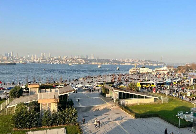 اتاق لوکس با چشم‌انداز دریا, Suit üsküdar