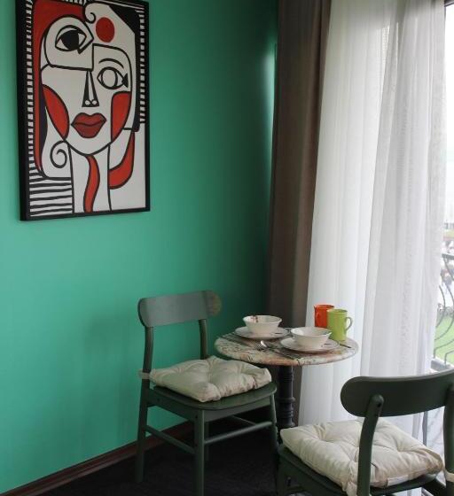 اتاق لوکس با بالکن و چشم‌انداز دریا, Suit üsküdar