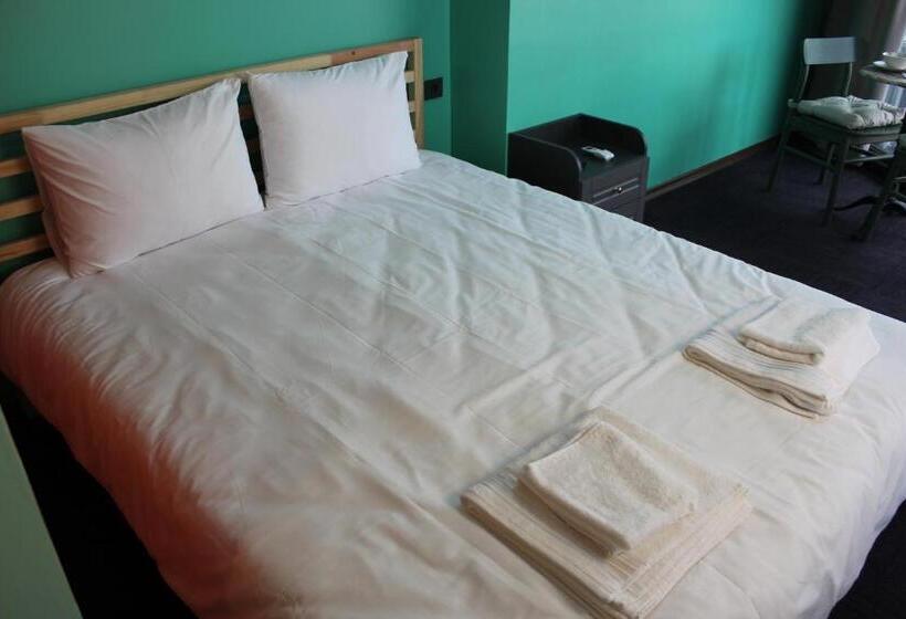 اتاق لوکس با بالکن و چشم‌انداز دریا, Suit üsküdar