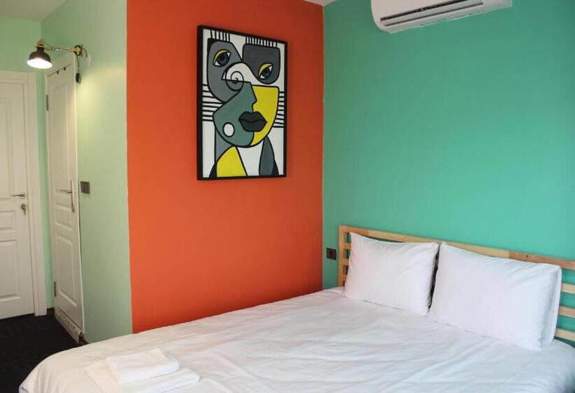 اتاق لوکس با بالکن و چشم‌انداز دریا, Suit üsküdar