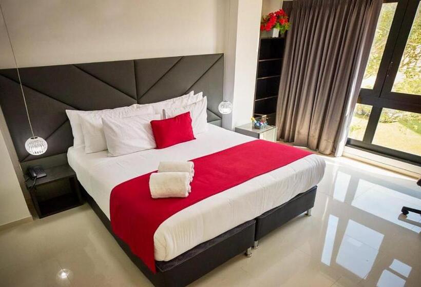 סוויטה, San Francisco Pitalito