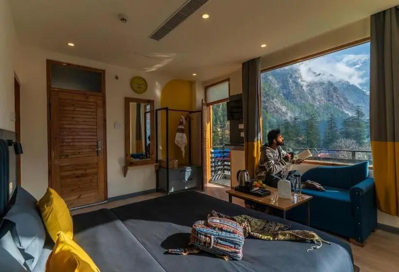 バルコニー付きスーペリアルーム, The Hosteller Kasol, Parvati Valley