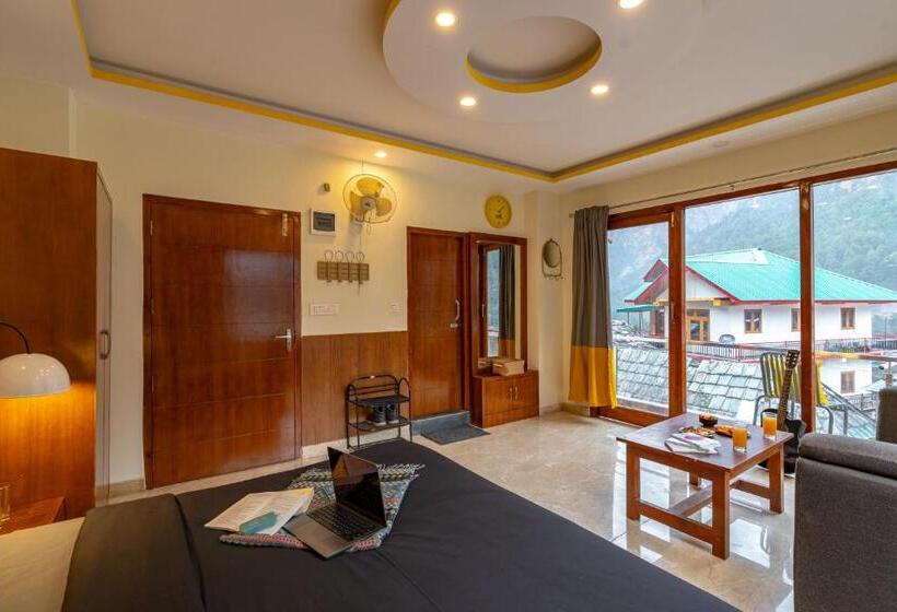 اتاق لوکس با بالکن, The Hosteller Kasol, Parvati Valley