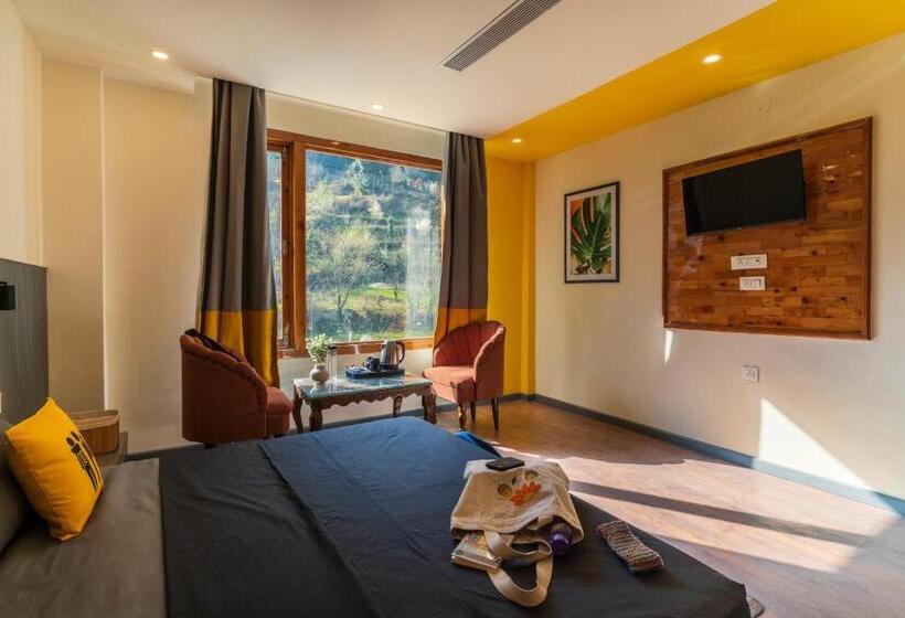 اتاق پرمیوم, The Hosteller Kasol, Parvati Valley