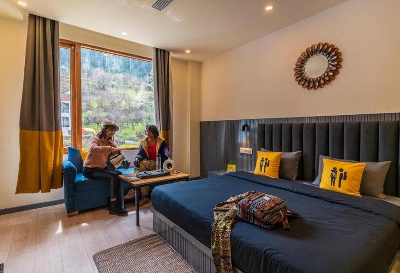 اتاق پرمیوم, The Hosteller Kasol, Parvati Valley