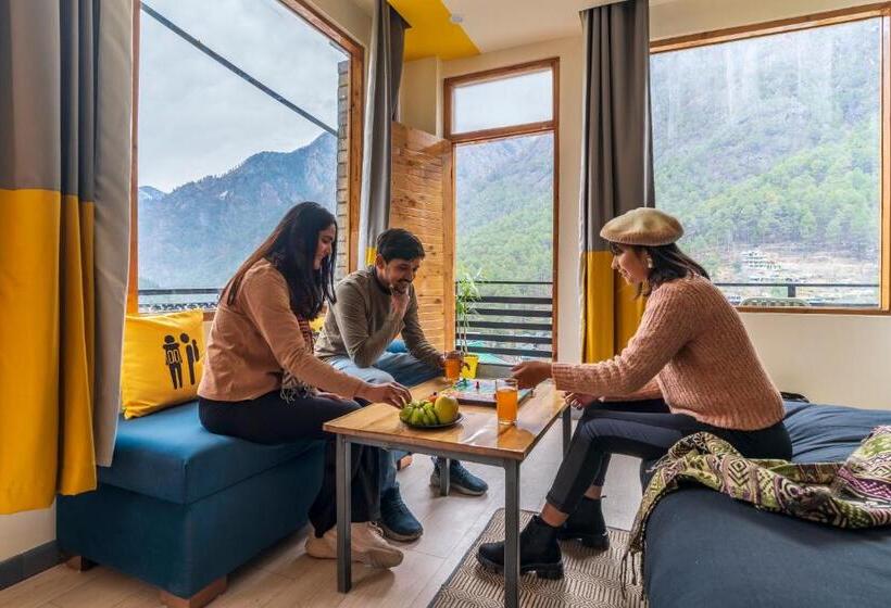Номер Premium с Балконом, The Hosteller Kasol, Parvati Valley