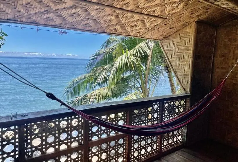 オーシャンビュースタンダードルームバルコニー付き, Borbon S Treehouse By The Sea