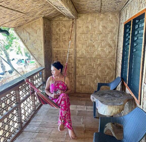 اتاق استاندارد با بالکن و چشمانداز دریا, Borbon S Treehouse By The Sea