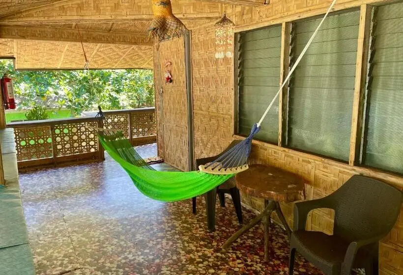 オーシャンビュースタンダードルーム, Borbon S Treehouse By The Sea
