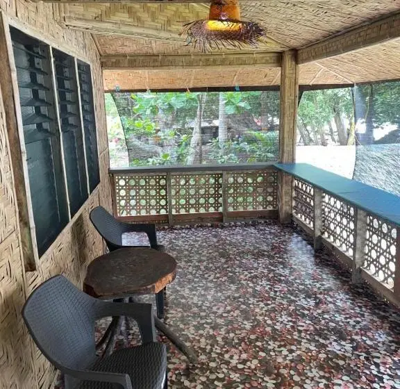 オーシャンビュースタンダードルーム, Borbon S Treehouse By The Sea