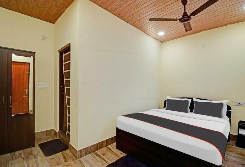 Трехместный Номер Классика, Collection O Palm Tree Resort