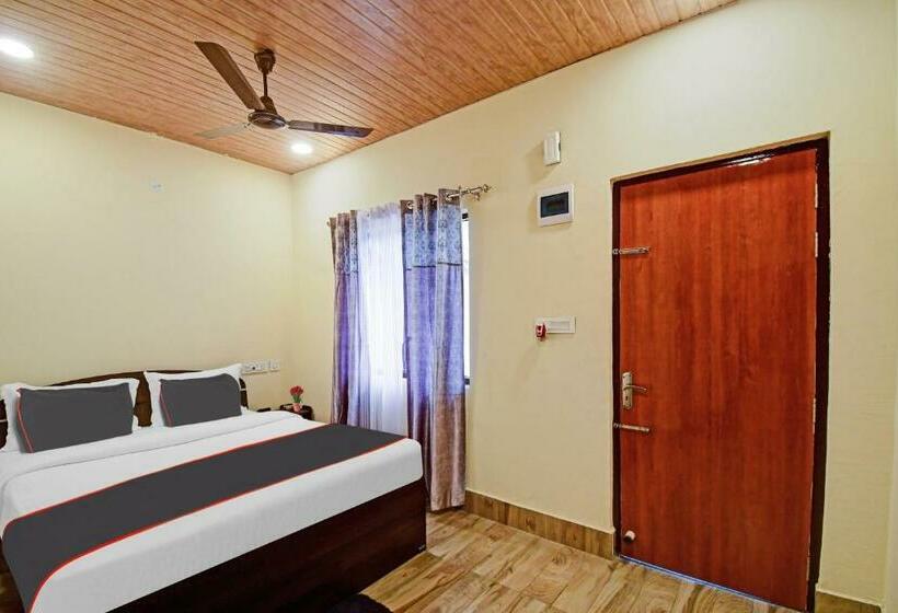 Трехместный Номер Классика, Collection O Palm Tree Resort