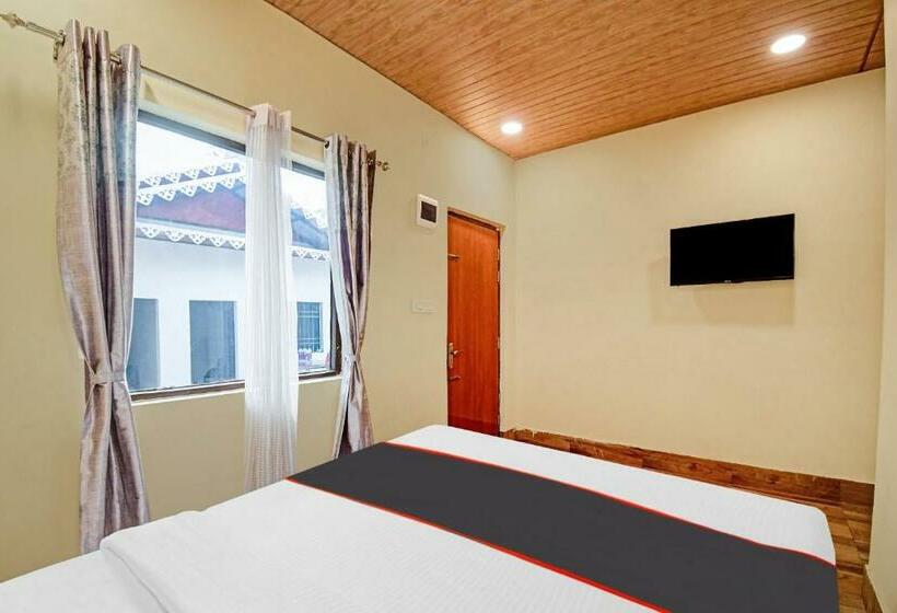 Трехместный Номер Классика, Collection O Palm Tree Resort