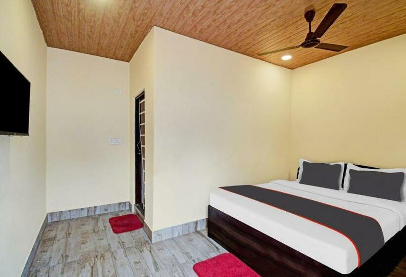 Трехместный Номер Классика, Collection O Palm Tree Resort