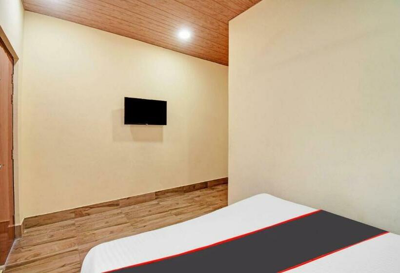 Трехместный Номер Классика, Collection O Palm Tree Resort