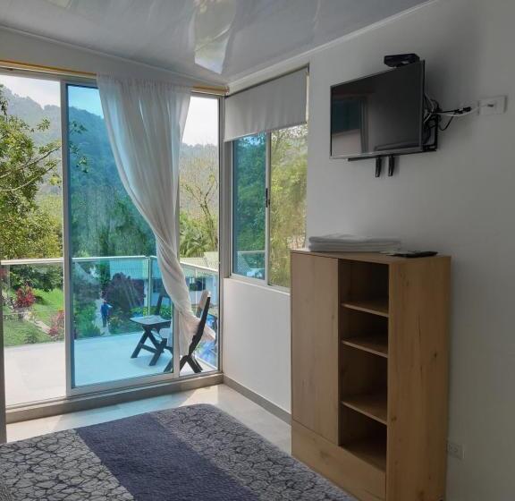 Chambre Triple Standard avec Balcon, Finca Pozo Azul