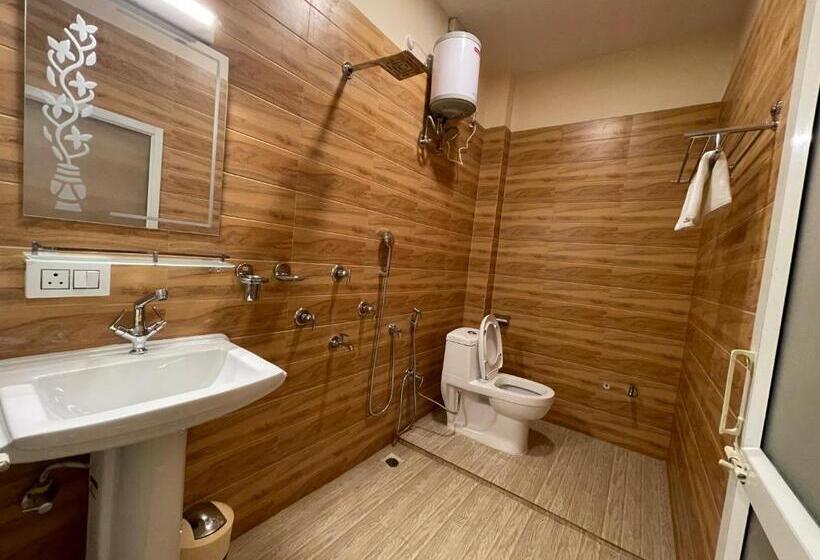 バルコニー付きスタンダードルーム, Jaldapara Forest Tourist Lodge Jftl