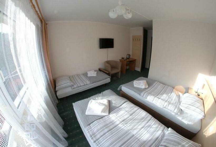 חדר סטנדרט לשלושה, Ośrodek Wypoczynkowy Diuna Beskidy