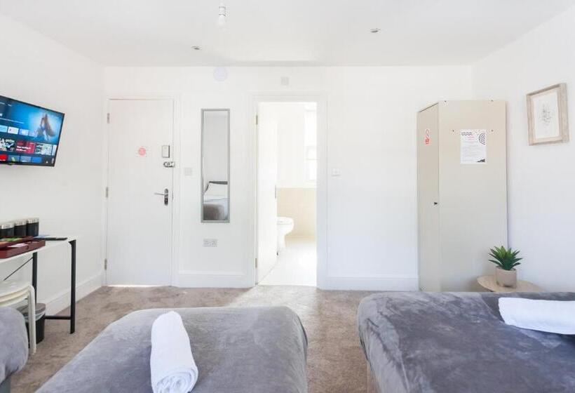 Standard Neljän Hengen Huone Jaettu Kylpyhuone, Studio9 Rooms   Next To Emirates Stadium   Budget Rooms With Shared Bathroom