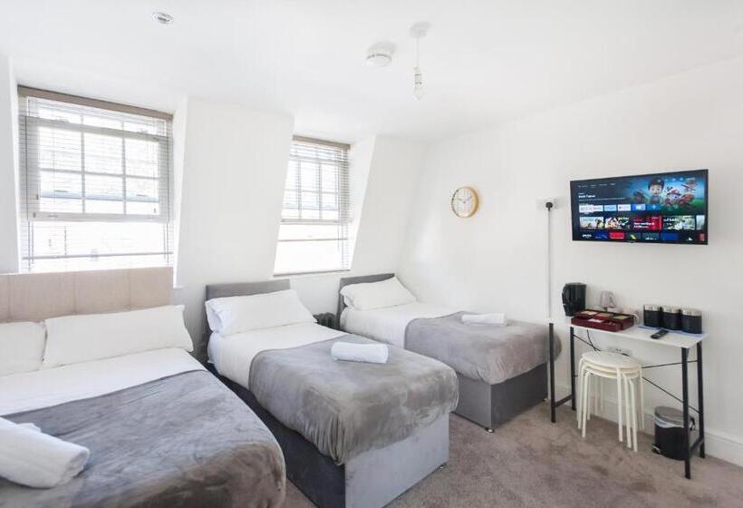 Standard Neljän Hengen Huone Jaettu Kylpyhuone, Studio9 Rooms   Next To Emirates Stadium   Budget Rooms With Shared Bathroom