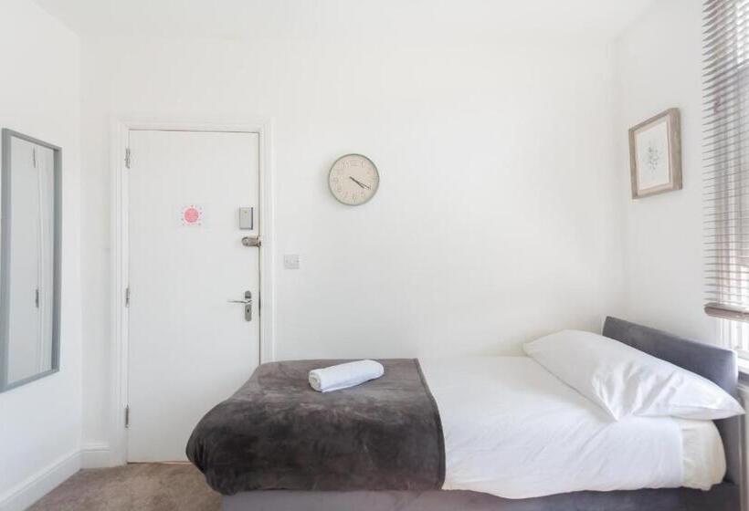 バス共有のスタンダードルーム, Studio9 Rooms   Next To Emirates Stadium   Budget Rooms With Shared Bathroom