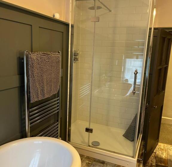 디럭스 룸, The Crown Inn