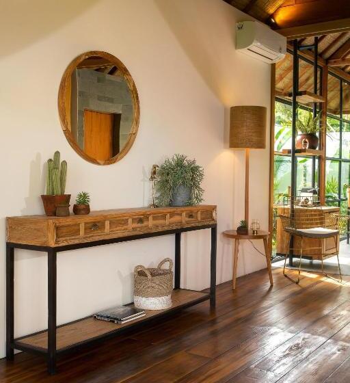 סוויטה עם מרפסת, East Bali Volcano View Resort & Spa   Adults Only Area