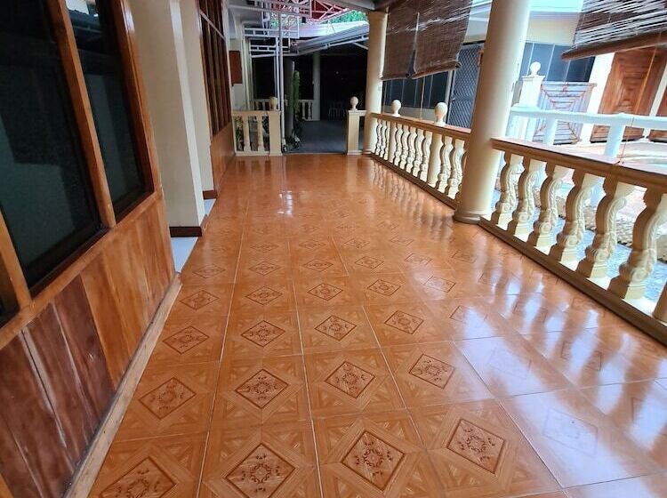 اتاق لوکس, La Familia Guest House