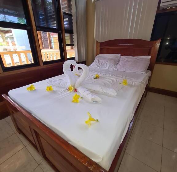 اتاق استاندارد, La Familia Guest House